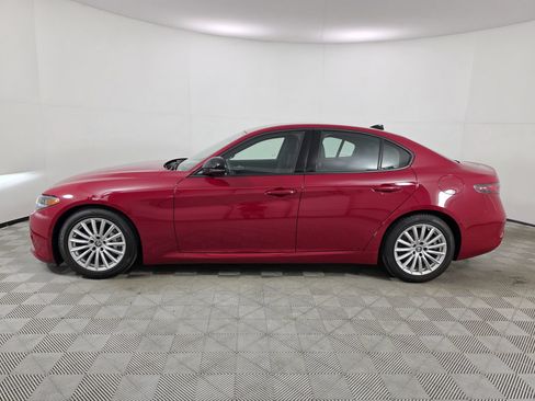 Used 2024 Alfa Romeo Giulia Sprint RWD image 4