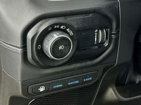 Used 2025 Jeep Wrangler Unlimited Sahara w/ Safety Group image 26