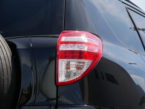Used 2011 Toyota RAV4 2WD w/ Base L4 Extra Value Pkg image 17