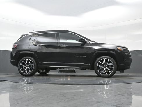 Used 2025 Jeep Compass Limited w/ Elite Group AWD/4WD image 35