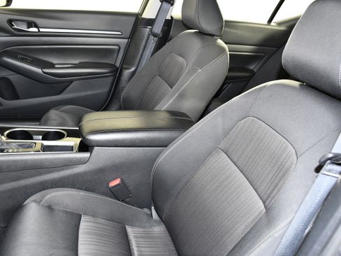 Used 2024 Nissan Altima 2.5 SV FWD image 36