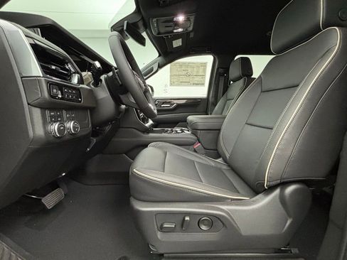 New 2025 GMC Yukon XL Elevation w/ LPO, Yukon Black Package image 26