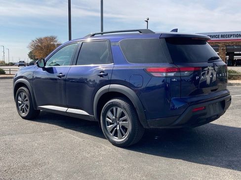 Used 2024 Nissan Pathfinder SV image 7