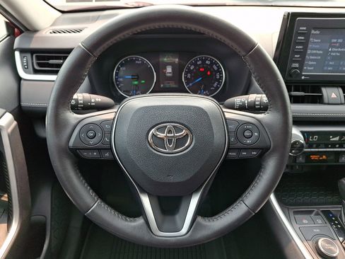 Certified 2021 Toyota RAV4 XLE w/ XLE Grade Weather Package AWD/4WD image 20