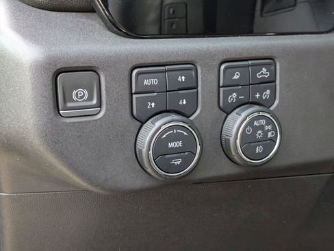 Used 2023 Chevrolet Silverado 1500 LT Trail Boss w/ Convenience Package II image 15