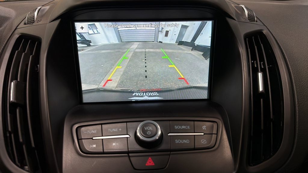 Used 2019 Ford Escape SE w/ SE Sport Appearance Package AWD/4WD image 28