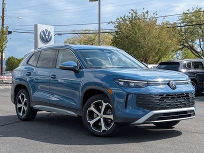 New 2025 Volkswagen Tiguan SE