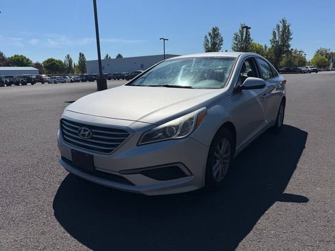 Used 2017 Hyundai Sonata SE FWD image 3