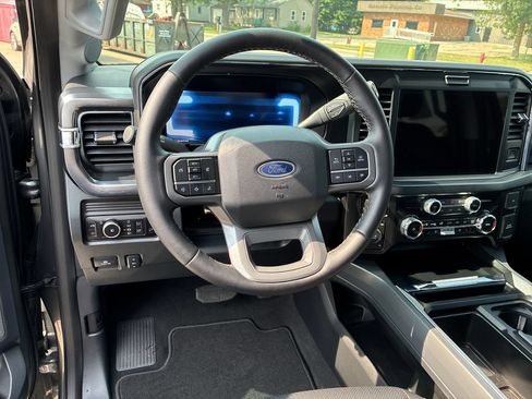 Used 2025 Ford F350 Lariat w/ Chrome Package AWD/4WD image 14