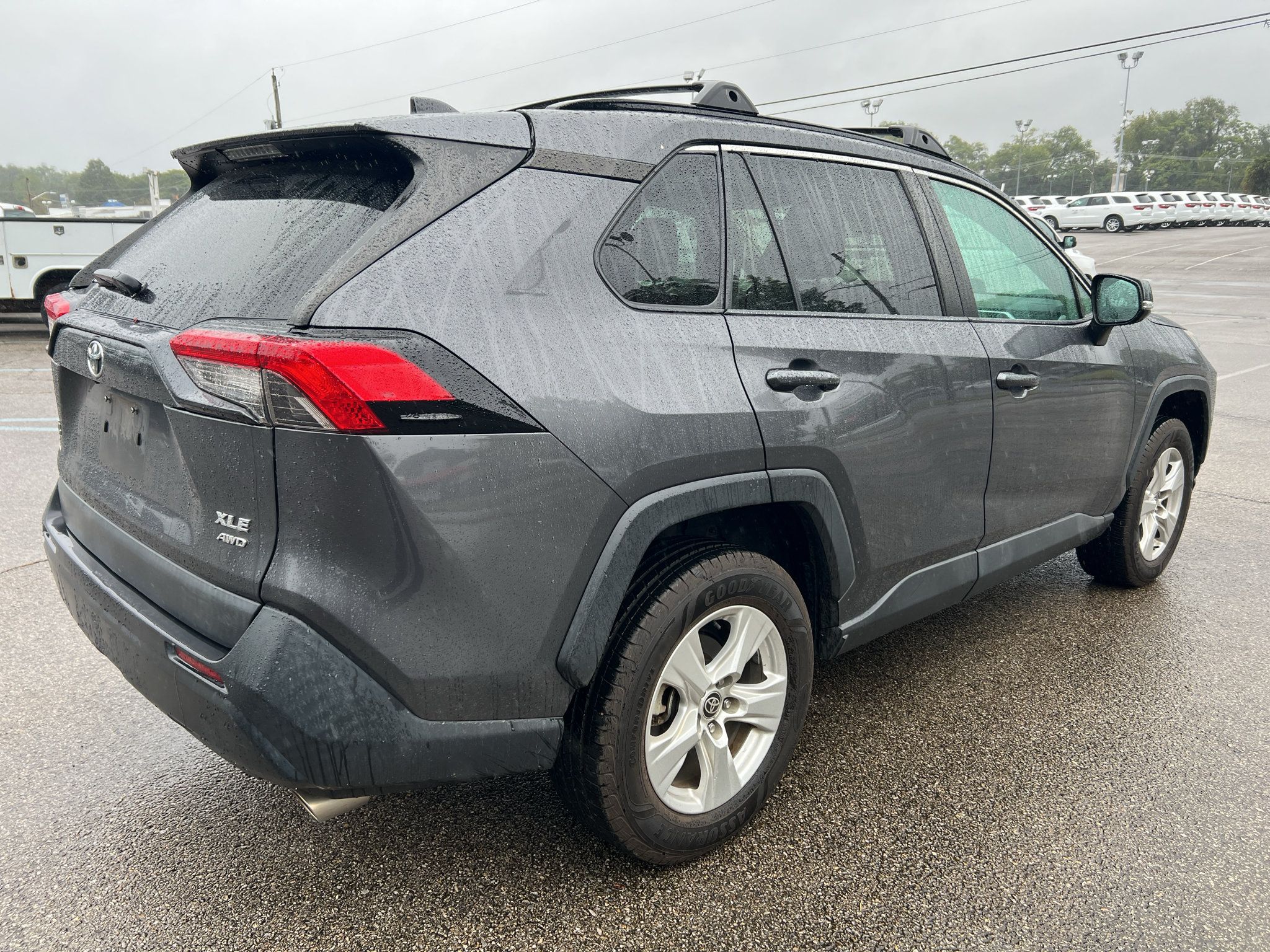 Used 2021 Toyota RAV4 XLE w/ Convenience Package AWD/4WD image 3
