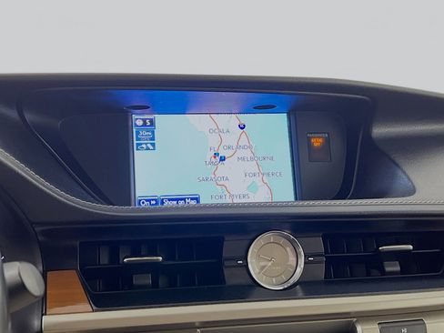 Used 2013 Lexus ES 300h image 27