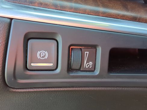 Certified 2023 Cadillac XT5 Premium Luxury w/ LPO, Floor Liner Package AWD/4WD image 21