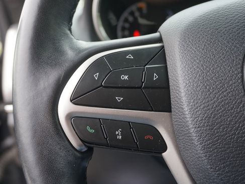Used 2019 Jeep Grand Cherokee Limited AWD/4WD image 18
