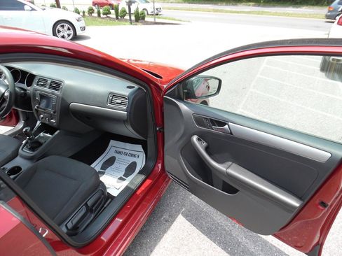 Used 2016 Volkswagen Jetta SE FWD image 21