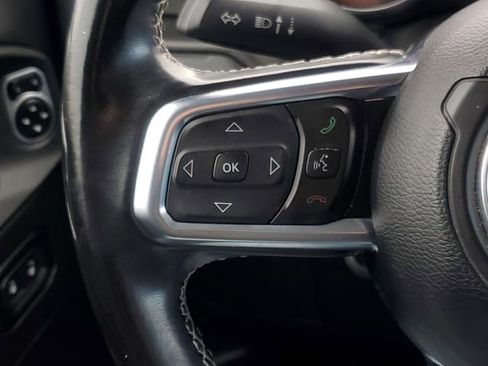 Used 2020 Jeep Wrangler Unlimited Sahara image 17