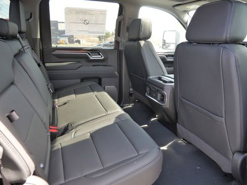 New 2026 GMC Sierra 3500 Denali w/ Denali Reserve Package image 27