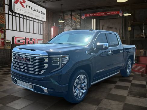 Certified 2025 GMC Sierra 1500 Denali AWD/4WD image 1
