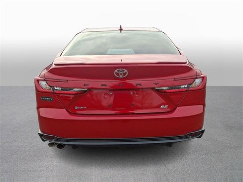 Used 2025 Toyota Camry SE image 5