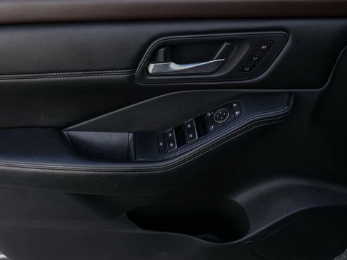 Used 2022 Nissan Rogue SL FWD image 24