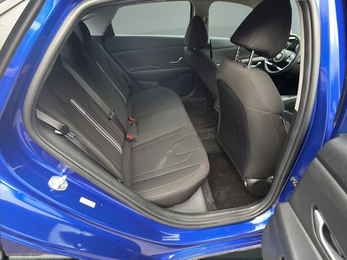 Used 2023 Hyundai Elantra SEL w/ Convenience Package FWD image 16