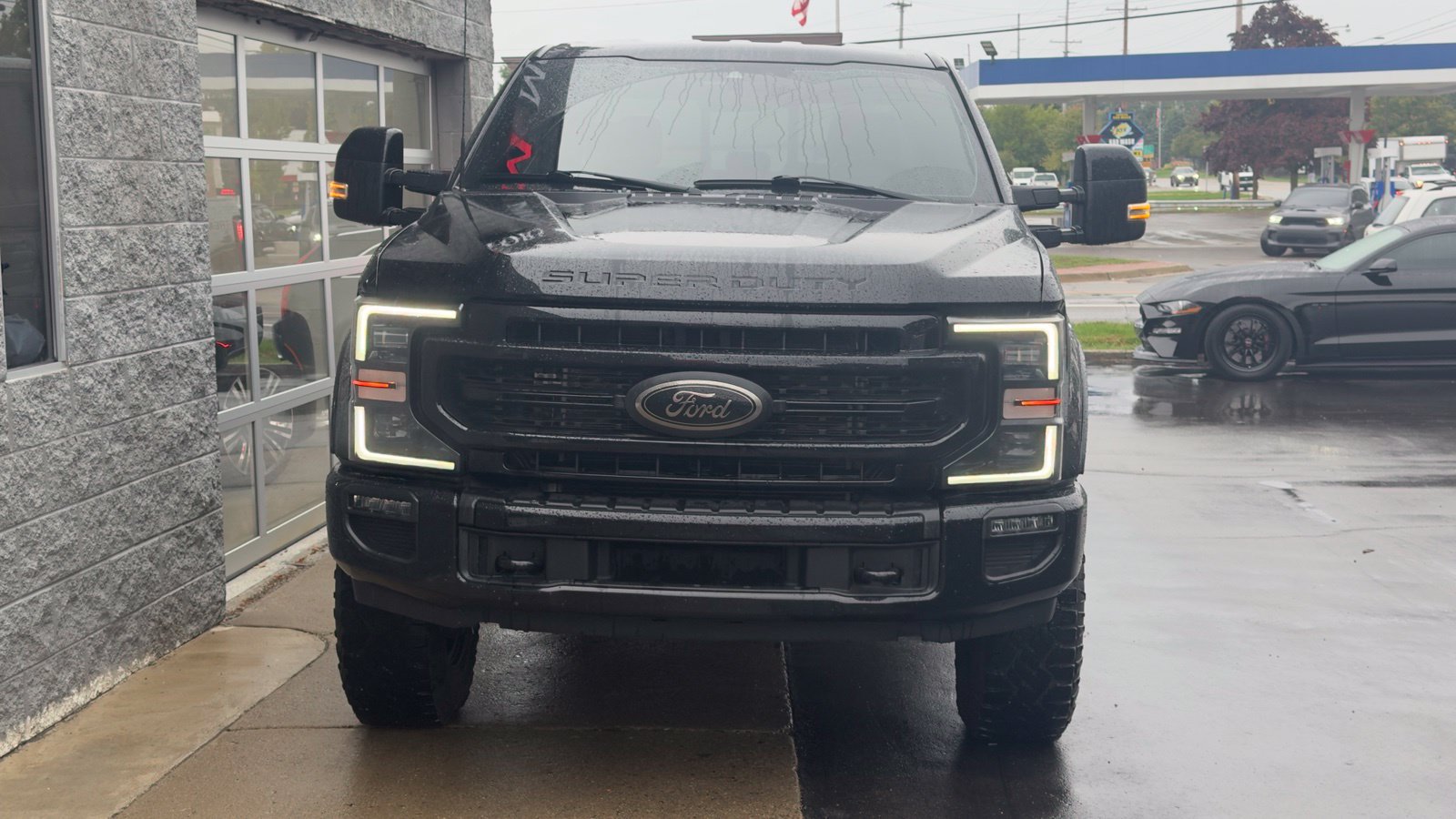 Used 2022 Ford F250 Lariat w/ Tremor Off-Road Package AWD/4WD image 2