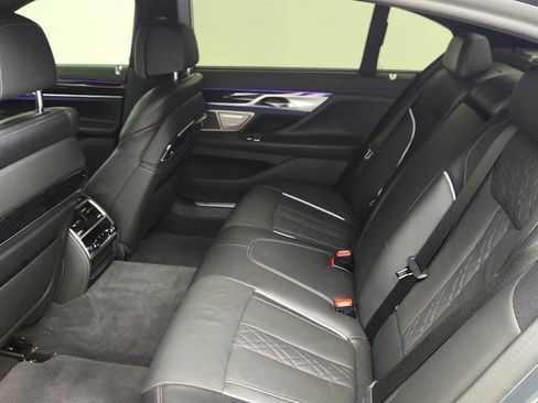 Used 2022 BMW 750i xDrive w/ Executive Package AWD/4WD image 22