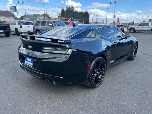 Used 2016 Chevrolet Camaro SS RWD image 6