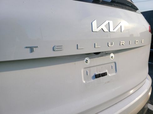 Used 2025 Kia Telluride S FWD image 8