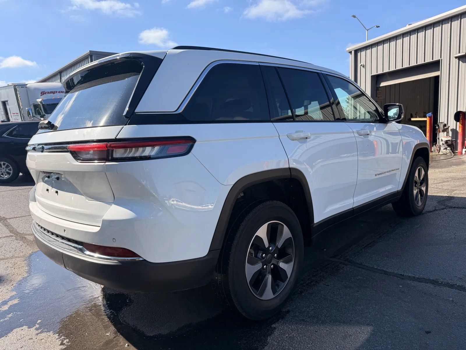 Used 2022 Jeep Grand Cherokee Limited 4xe AWD/4WD image 4