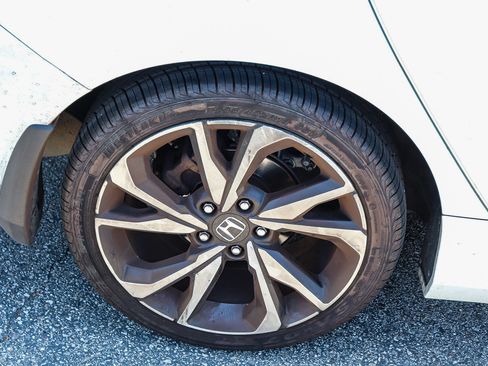 Used 2019 Honda Civic Sport image 8
