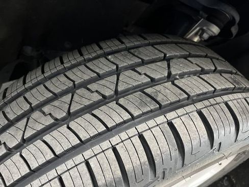 Used 2024 Dodge Durango GT image 40