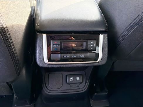 Used 2019 Subaru Ascent Premium image 23