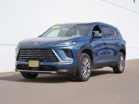 Used 2025 Buick Enclave Preferred image 7