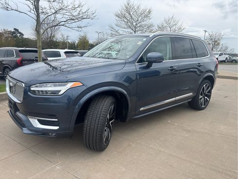 Used 2023 Volvo XC90 B5 Plus w/ Protection Package Premier AWD/4WD image 4