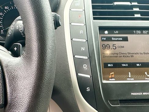 Used 2018 Lincoln MKC Premiere FWD image 22