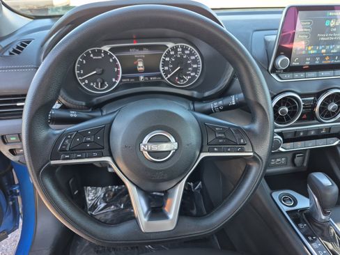 Used 2024 Nissan Sentra SV FWD image 9