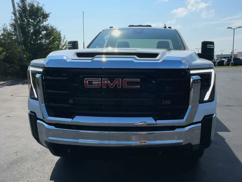 New 2025 GMC Sierra 3500 Pro w/ Convenience Package AWD/4WD image 3