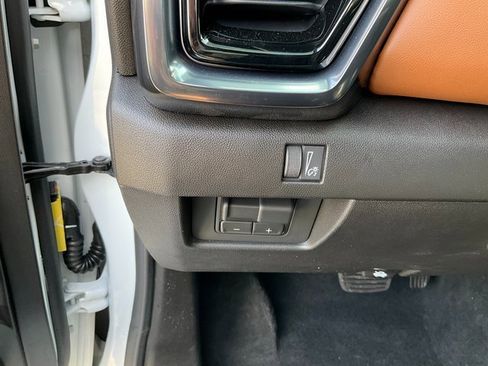 Certified 2026 GMC Canyon AT4 image 9