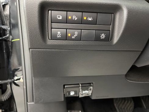 Used 2024 Nissan Kicks S image 31