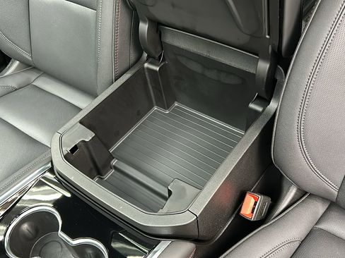 Used 2025 Chevrolet Suburban RST w/ RST Capability Package image 24