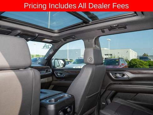 Used 2024 Chevrolet Suburban LT w/ Luxury Package AWD/4WD image 11