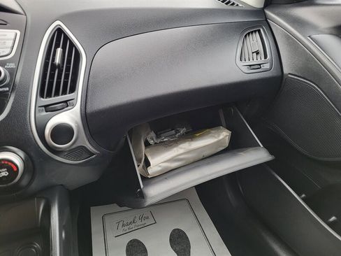 Used 2011 Hyundai Tucson GLS image 22