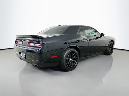 Used 2019 Dodge Challenger SXT RWD image 8