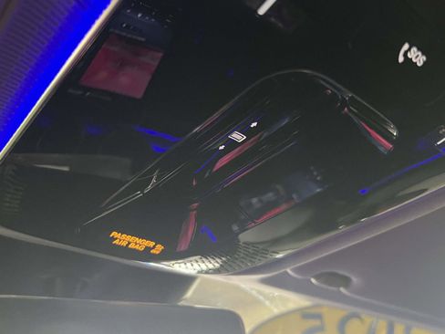 Used 2025 Mercedes-Benz GLC 350e 4MATIC image 13