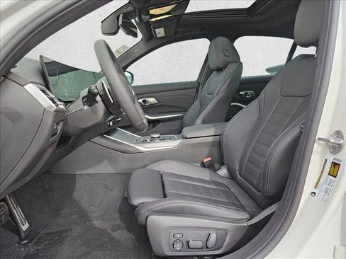Used 2026 BMW 330i Sedan w/ M Sport Package RWD image 4