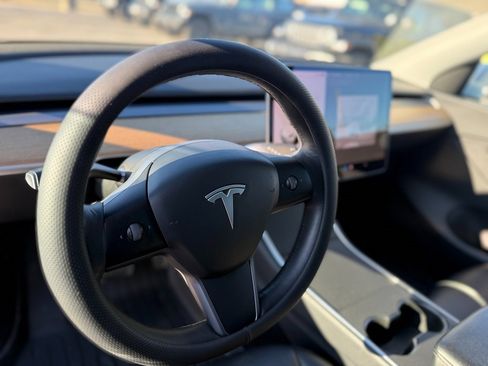 Used 2020 Tesla Model Y Long Range image 28