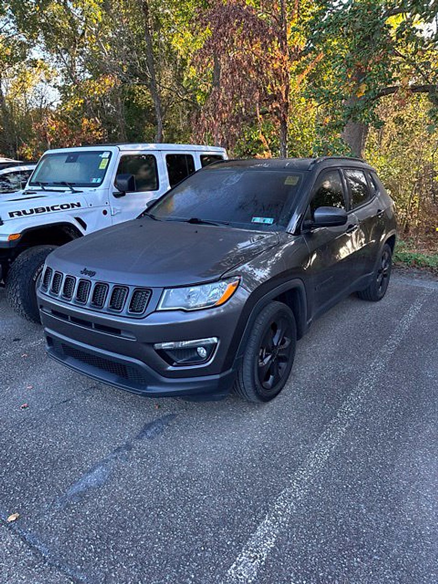Used 2021 Jeep Compass Latitude FWD image 1