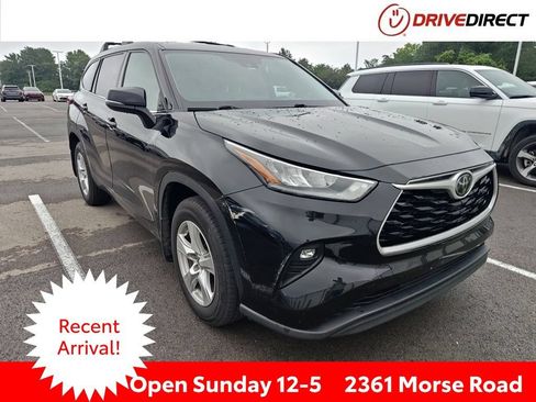 Used 2020 Toyota Highlander LE AWD/4WD image 1