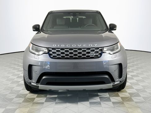 Used 2025 Land Rover Discovery S image 2