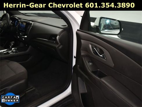 Used 2023 Chevrolet Traverse LT image 20